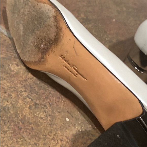 COPY - Vintage Ferragamo kitten heels - Picture 3 of 9